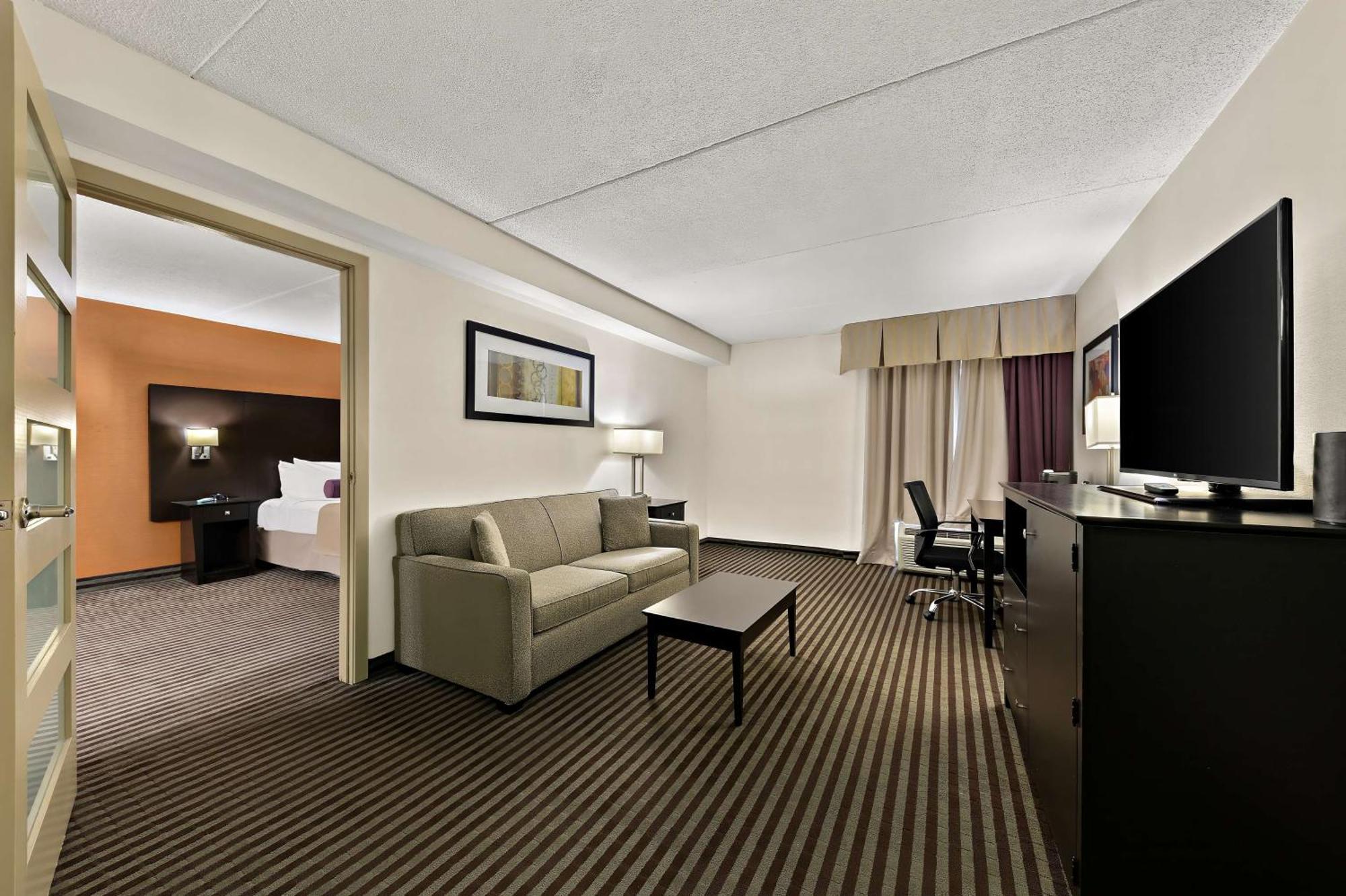 Best Western Plus Toronto North York Hotel & Suites Buitenkant foto