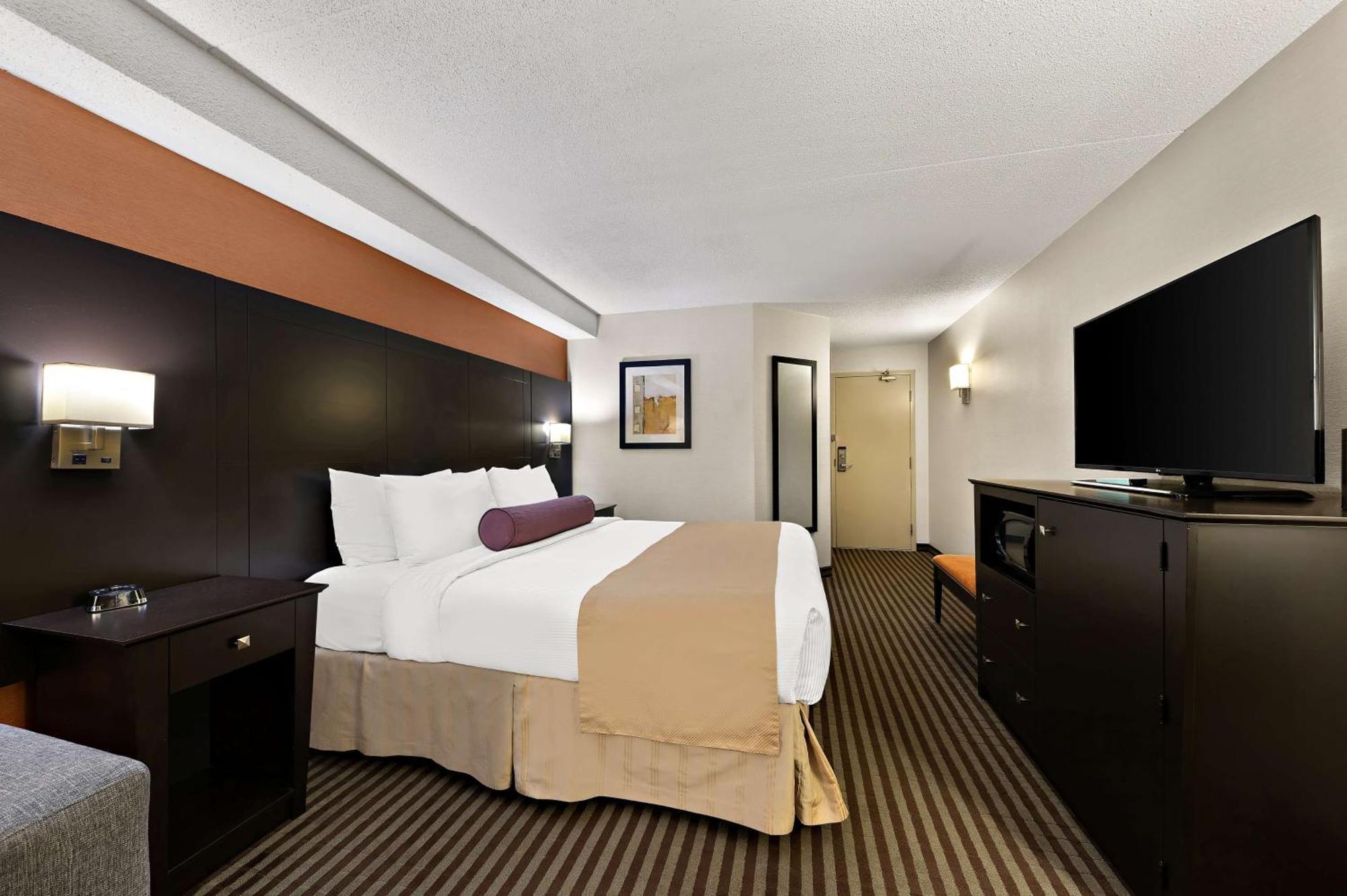 Best Western Plus Toronto North York Hotel & Suites Buitenkant foto