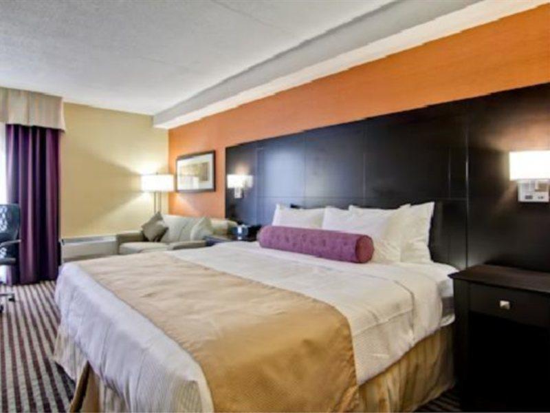 Best Western Plus Toronto North York Hotel & Suites Buitenkant foto