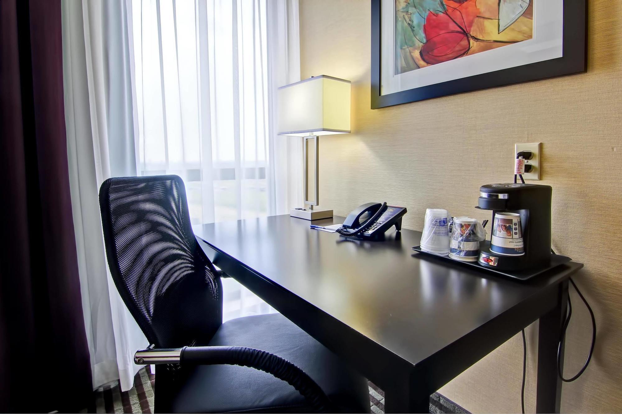 Best Western Plus Toronto North York Hotel & Suites Buitenkant foto