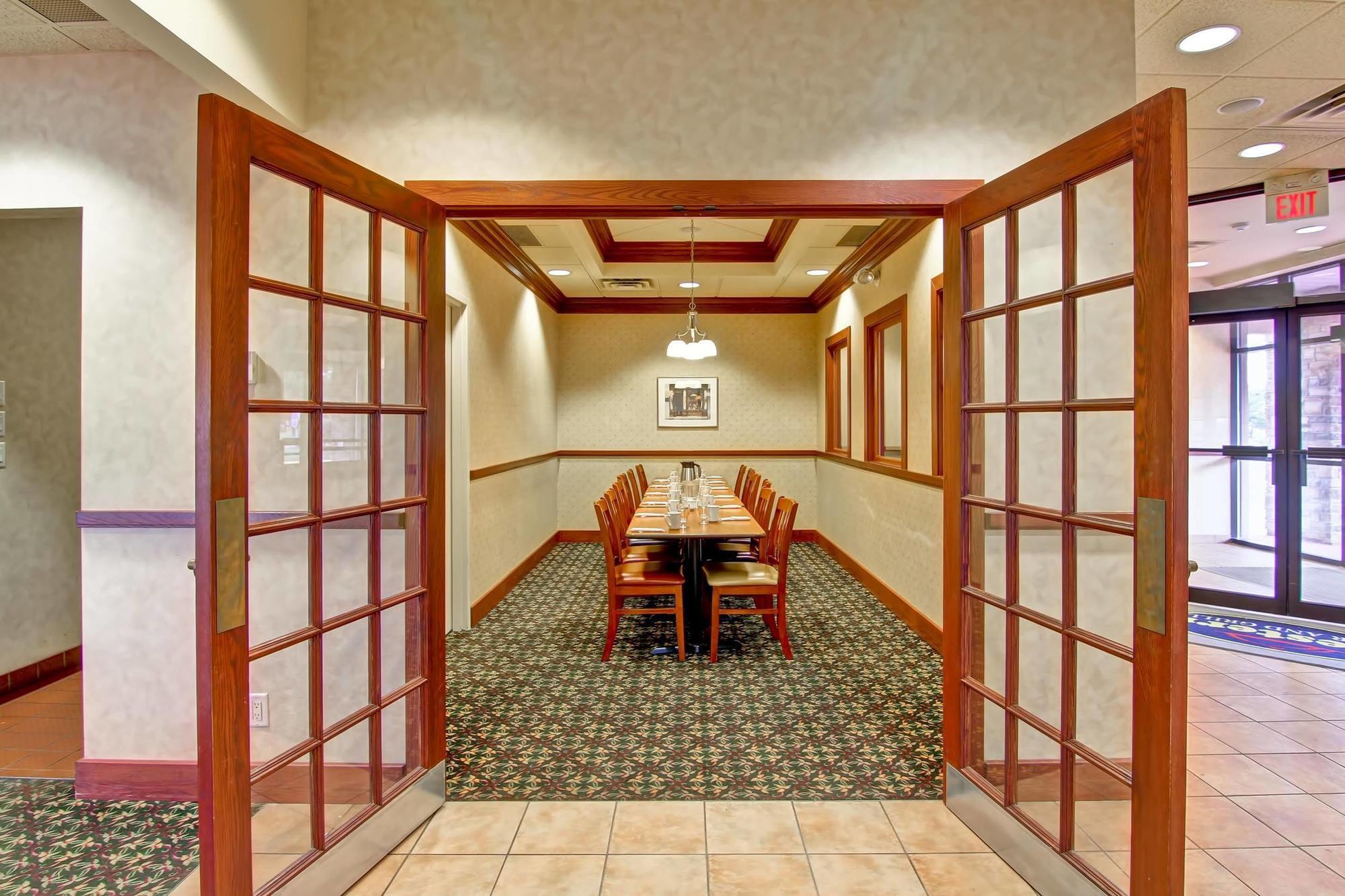 Best Western Plus Toronto North York Hotel & Suites Buitenkant foto